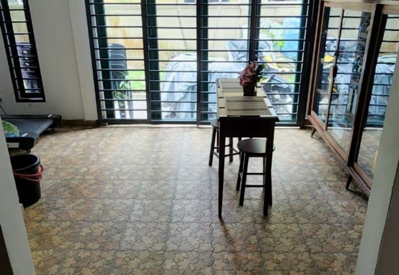 Jalan Suasana, Bandar Tun Hussein Onn