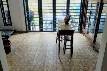 Jalan Suasana, Bandar Tun Hussein Onn