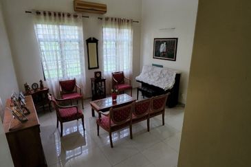 Jalan Suasana, Bandar Tun Hussein Onn