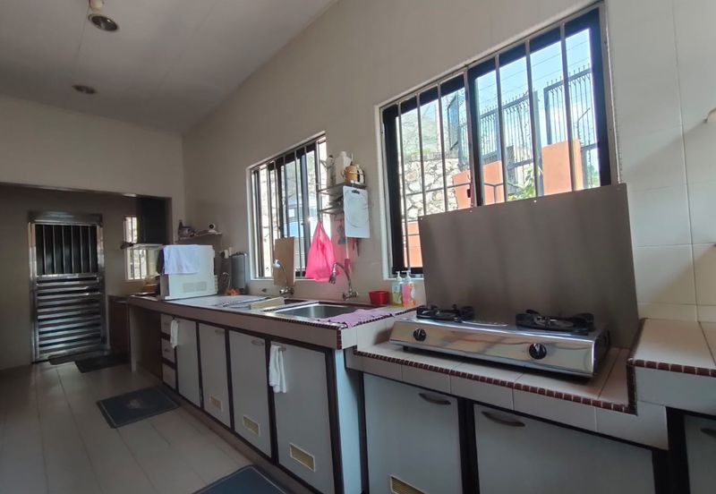 Jalan Suasana, Bandar Tun Hussein Onn