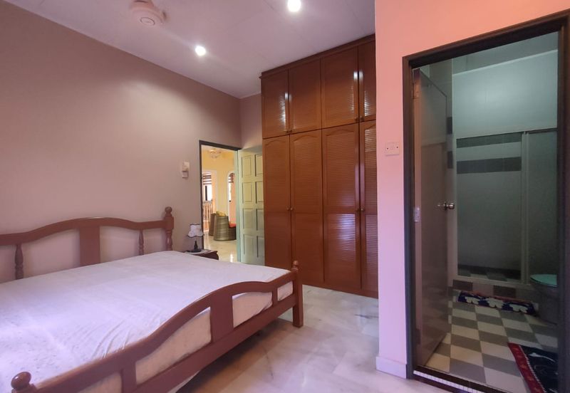 Jalan Suasana, Bandar Tun Hussein Onn