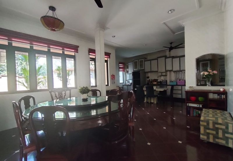 Jalan Suasana, Bandar Tun Hussein Onn