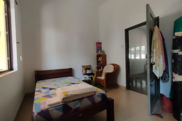 Jalan Suasana, Bandar Tun Hussein Onn