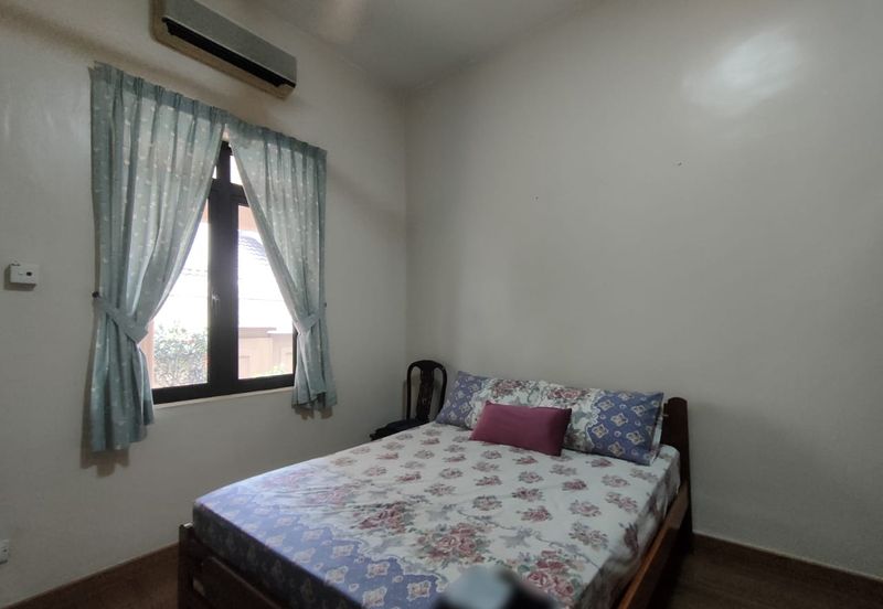 Jalan Suasana, Bandar Tun Hussein Onn