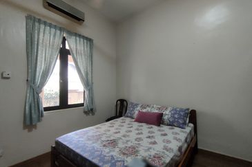 Jalan Suasana, Bandar Tun Hussein Onn