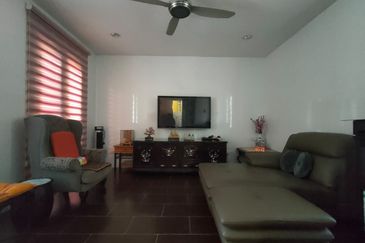 Jalan Suasana, Bandar Tun Hussein Onn