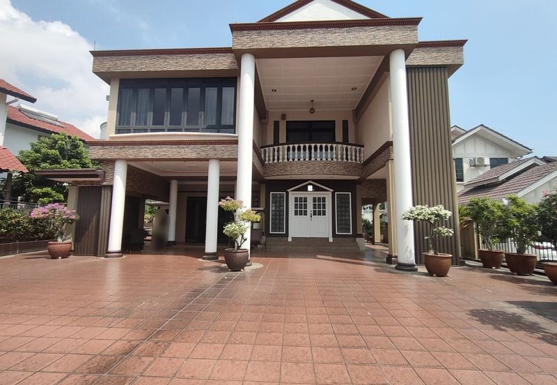 Jalan Suasana, Bandar Tun Hussein Onn