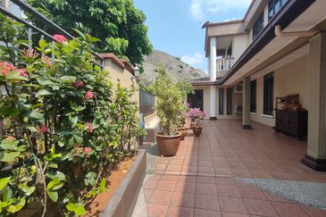 Jalan Suasana, Bandar Tun Hussein Onn