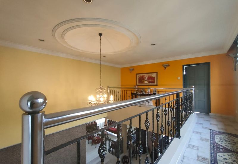 Jalan Suasana, Bandar Tun Hussein Onn