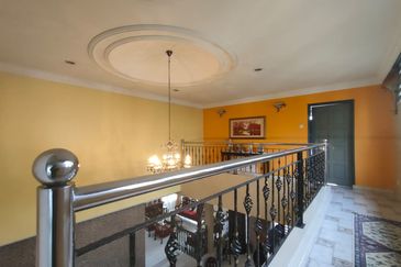 Jalan Suasana, Bandar Tun Hussein Onn