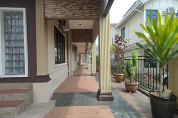 Jalan Suasana, Bandar Tun Hussein Onn