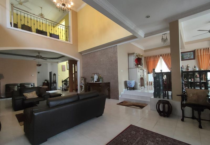 Jalan Suasana, Bandar Tun Hussein Onn