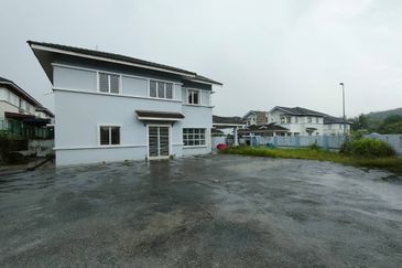 Taman Tasik Semenyih (Lake Residence)