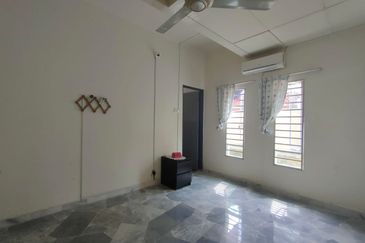 Taman Tasik Semenyih (Lake Residence)