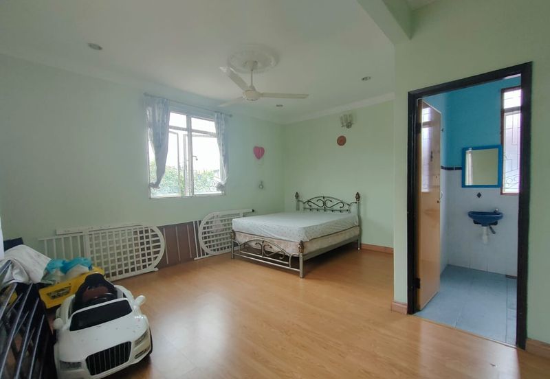 Taman Tasik Semenyih (Lake Residence)