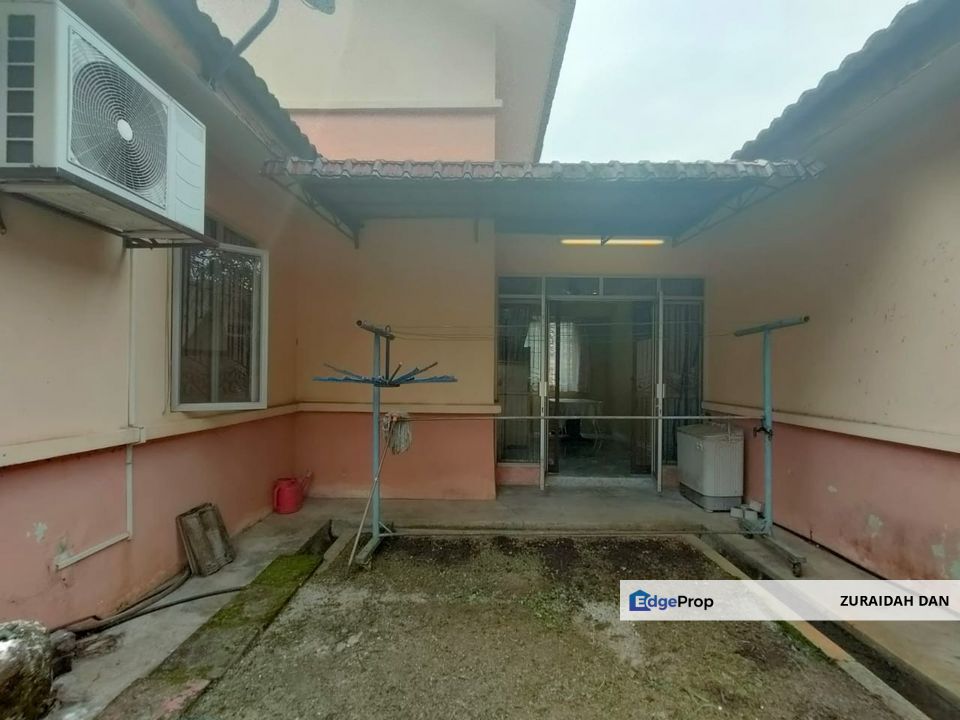 (RENOVATED UNIT) 1.5 Storey Bungalow Taman Tasik Semenyih, Semenyih, Selangor, Semenyih