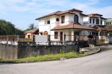 Jalan Suasana, Bandar Tun Hussein Onn