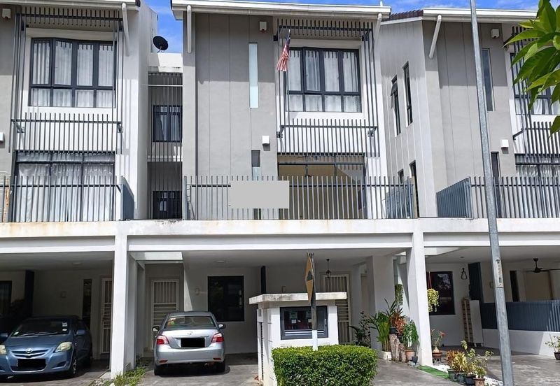 Crescent Park Townvilla