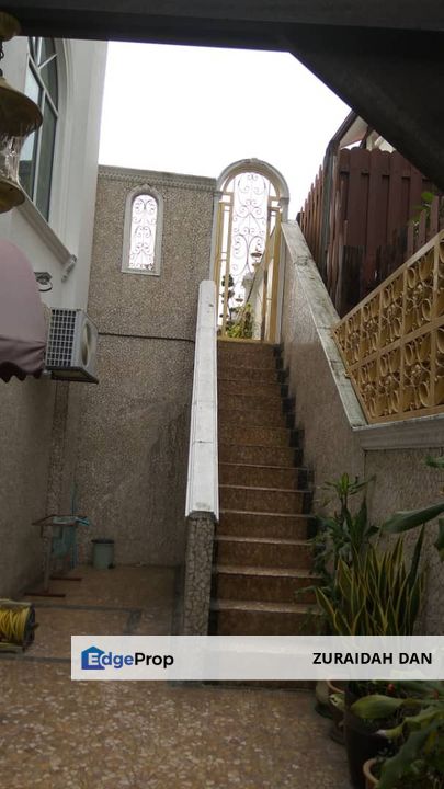 ITALIAN STYLE HOUSE WITH POOL! 3 Storey Bungalow @ Seksyen 8, Shah Alam, Selangor, Shah Alam