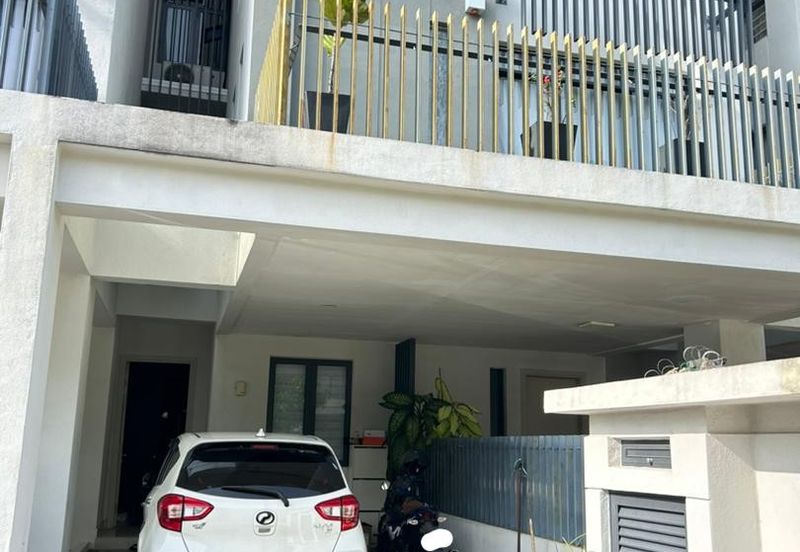 Crescent Park Townvilla