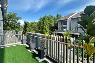 Crescent Park Townvilla