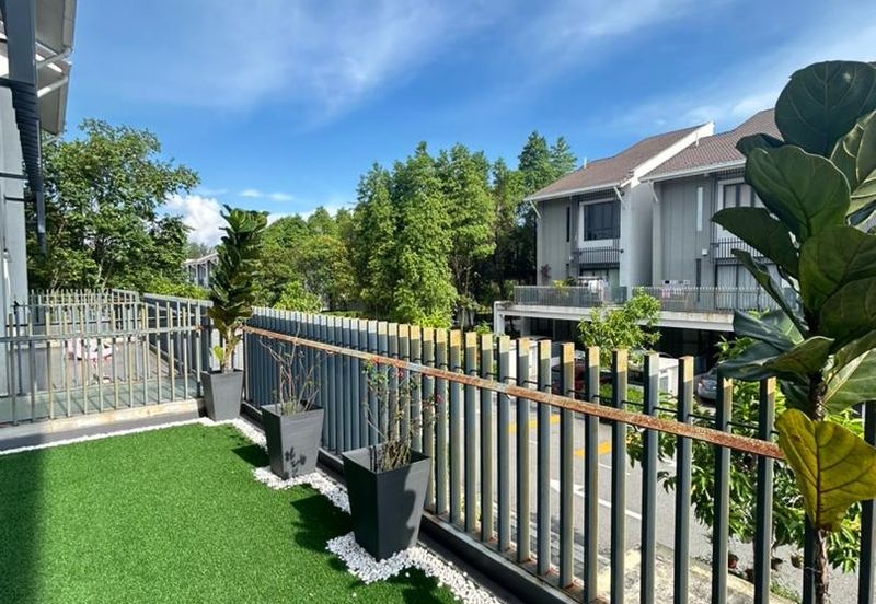 Crescent Park Townvilla