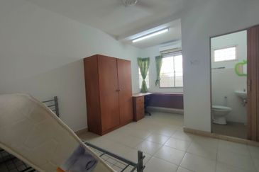 Taman Tasik Semenyih (Lake Residence)