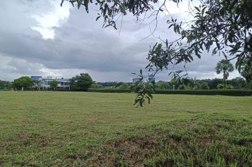 2.824 Acres Lakefront Commercial Land @ Perdana Lakeview East, Cyberjaya