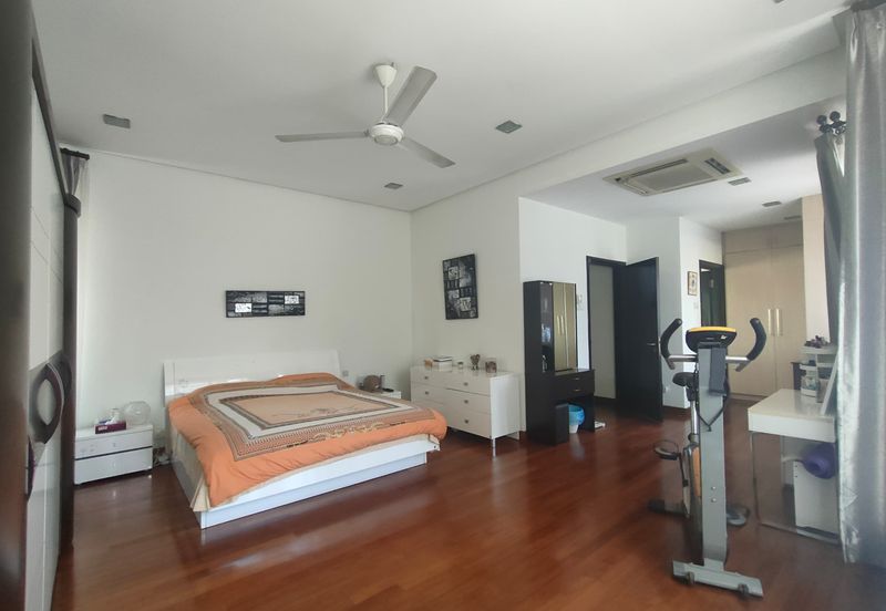 Changkat Kiara Surya