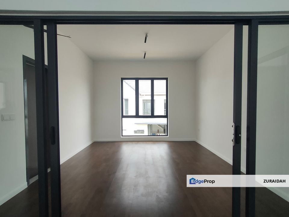 4,133 SQ FT! BRAND NEW! 2 Storey Semi D Serenia Aqila @ Serenia City, Sepang, Selangor, Sepang