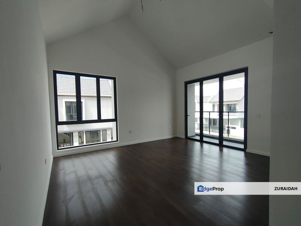 4,133 SQ FT! BRAND NEW! 2 Storey Semi D Serenia Aqila @ Serenia City, Sepang, Selangor, Sepang