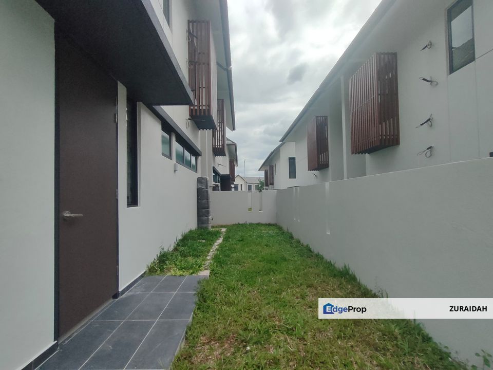 4,133 SQ FT! BRAND NEW! 2 Storey Semi D Serenia Aqila @ Serenia City, Sepang, Selangor, Sepang
