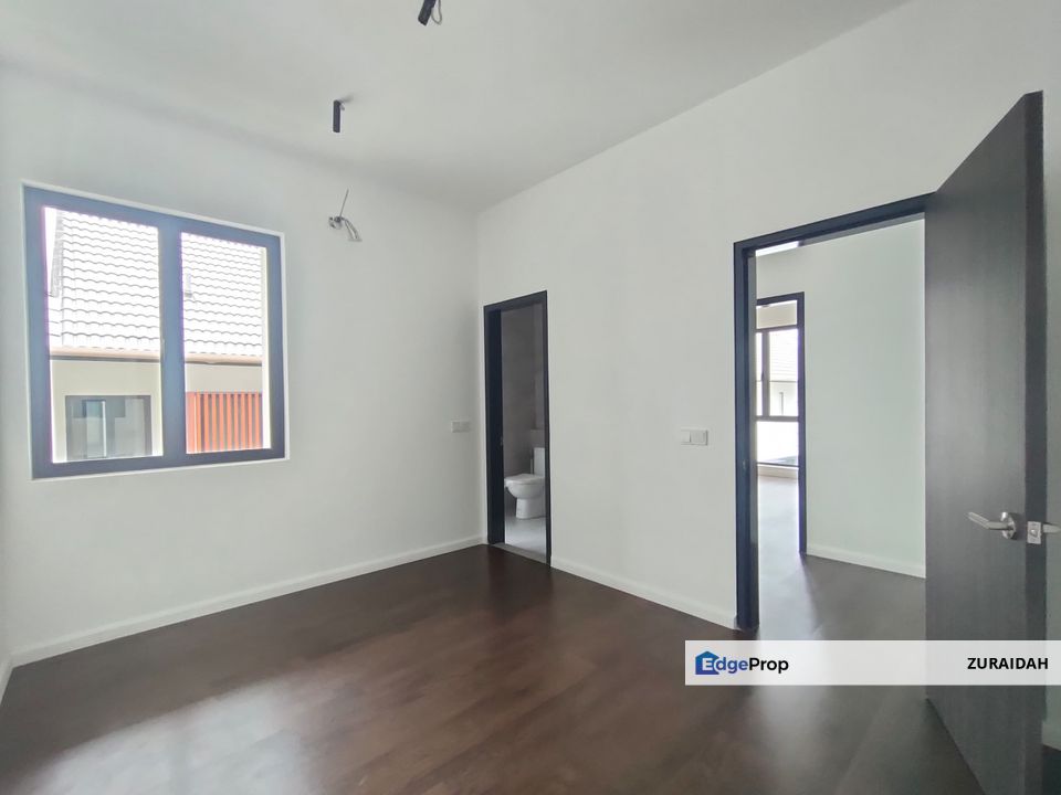 4,133 SQ FT! BRAND NEW! 2 Storey Semi D Serenia Aqila @ Serenia City, Sepang, Selangor, Sepang