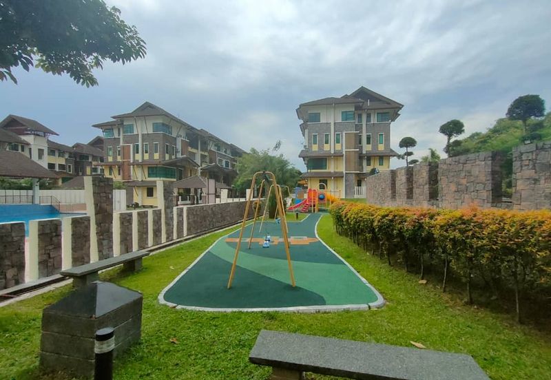 Avenue 2, Lake Valley