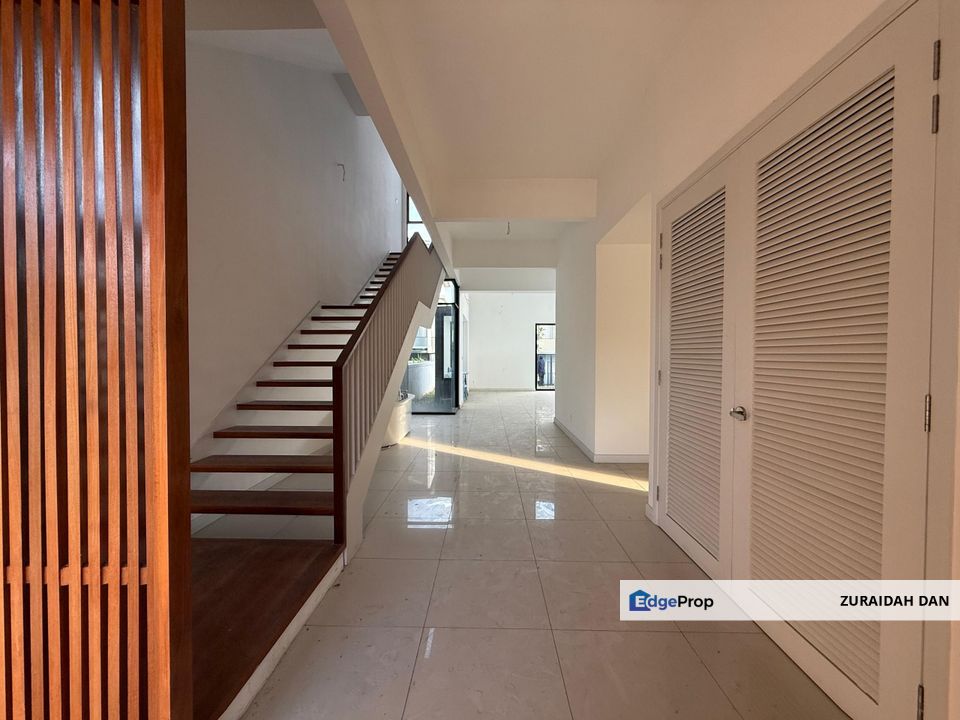CHEAPEST SEMI D! FACING OPEN! 3 Storey Semi D Ridgefield Residences, Tropicana Heights, Kajang, Selangor, Kajang