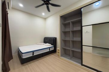 Crescent Park Townvilla