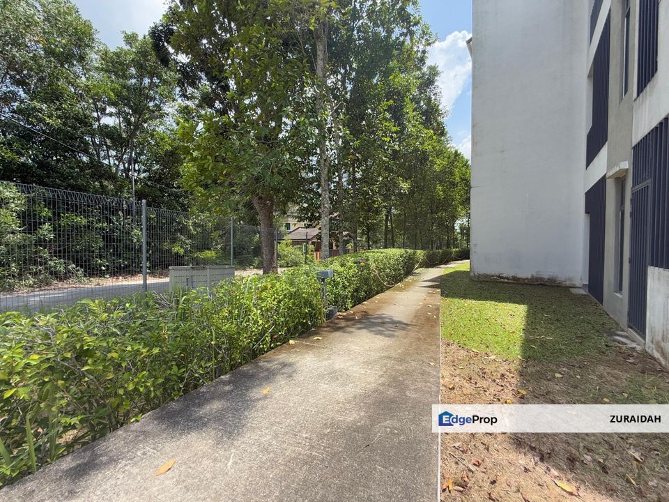(FULLY FURNISHED) End Lot & Lower Unit! Crescent Park Townhouse, Bandar Bukit Mahkota, Selangor, Bangi