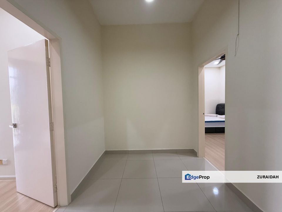 (FULLY FURNISHED) End Lot & Lower Unit! Crescent Park Townhouse, Bandar Bukit Mahkota, Selangor, Bangi
