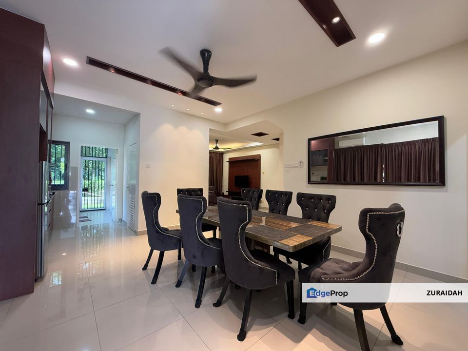 (FULLY FURNISHED) End Lot & Lower Unit! Crescent Park Townhouse, Bandar Bukit Mahkota, Selangor, Bangi