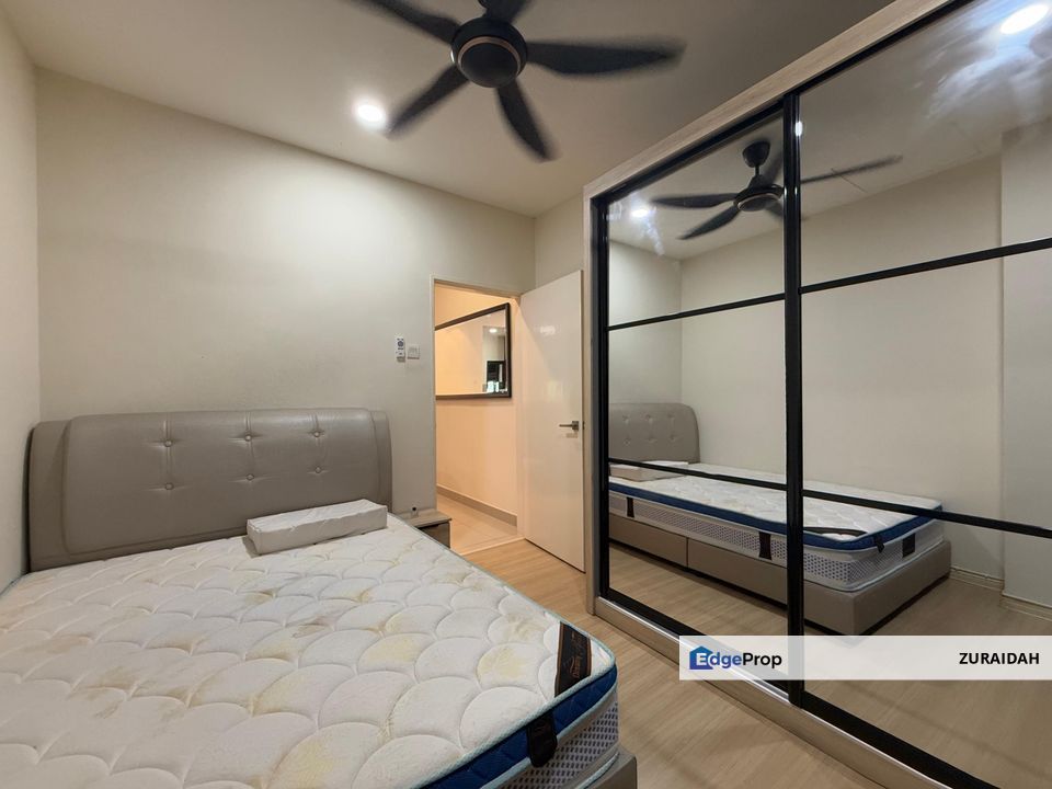 (FULLY FURNISHED) End Lot & Lower Unit! Crescent Park Townhouse, Bandar Bukit Mahkota, Selangor, Bangi