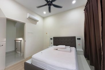 Crescent Park Townvilla