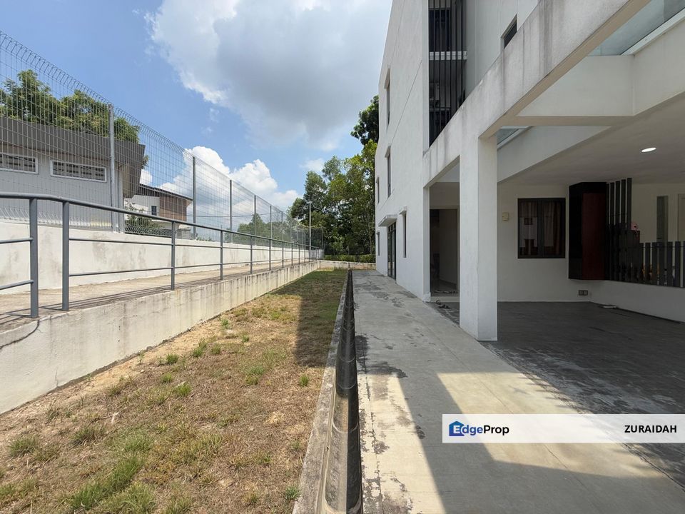 (FULLY FURNISHED) End Lot & Lower Unit! Crescent Park Townhouse, Bandar Bukit Mahkota, Selangor, Bangi