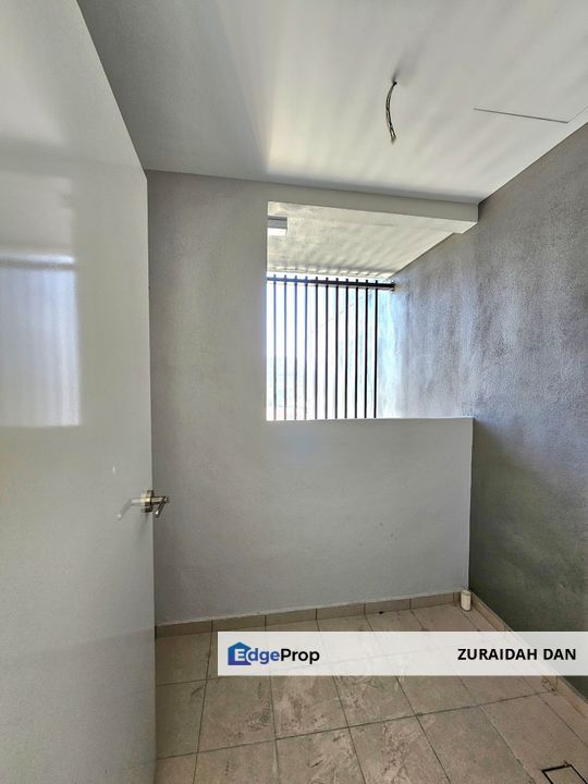 (WALKING DISTANCE TO MRT) Corner Unit Service Apartment @ Emerald 9, Cheras, Selangor, Cheras