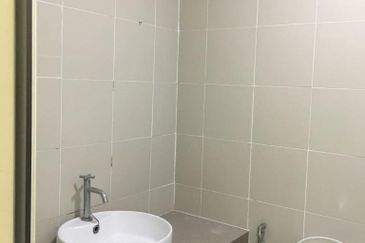 Avenue 2, Lake Valley