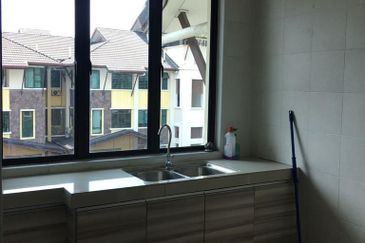 Avenue 2, Lake Valley