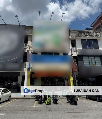 FACING MAIN ROAD! 3 Storey Shoplot @ Bandar Seri Putra, Kajang/Bangi, Selangor, Bangi