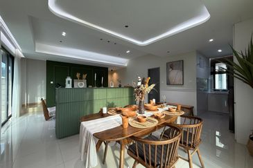 SPECIAL PRICE! NEW PHASE! Upper Unit Townvilla @ Semenyih