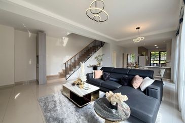 FREE SPA & LOAN LEGAL FEE! 4R4B! Fully Extended 2 Storey Terrace @ Semenyih