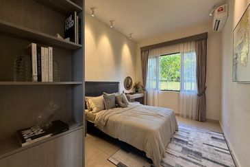 FREE SPA & LOAN LEGAL FEE! 4R4B! Fully Extended 2 Storey Terrace @ Semenyih