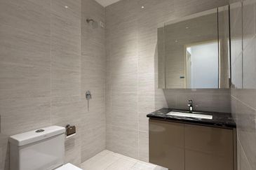 FREE SPA & LOAN LEGAL FEE! 4R4B! Fully Extended 2 Storey Terrace @ Semenyih